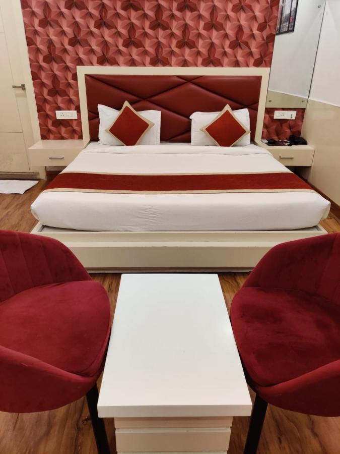 Hotel Sahib'S Red Carpet - The Family & Corporate Hotel Agra  Dış mekan fotoğraf