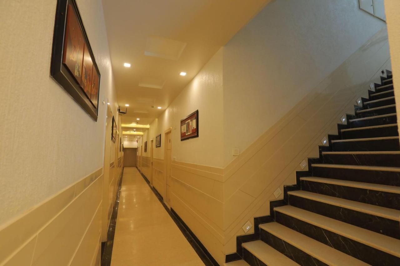 Hotel Sahib'S Red Carpet - The Family & Corporate Hotel Agra  Dış mekan fotoğraf